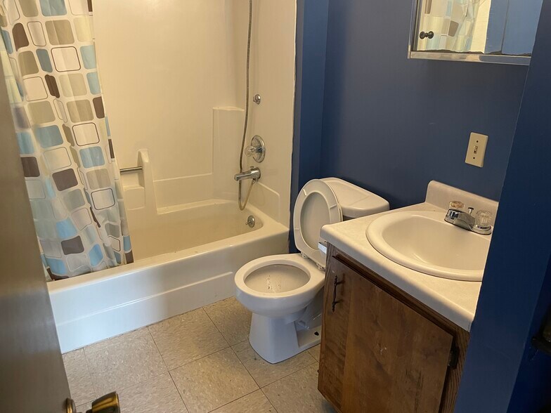 More Photos Of 518-604 Bartlett St, Poplar Bluff Apartments For Sale