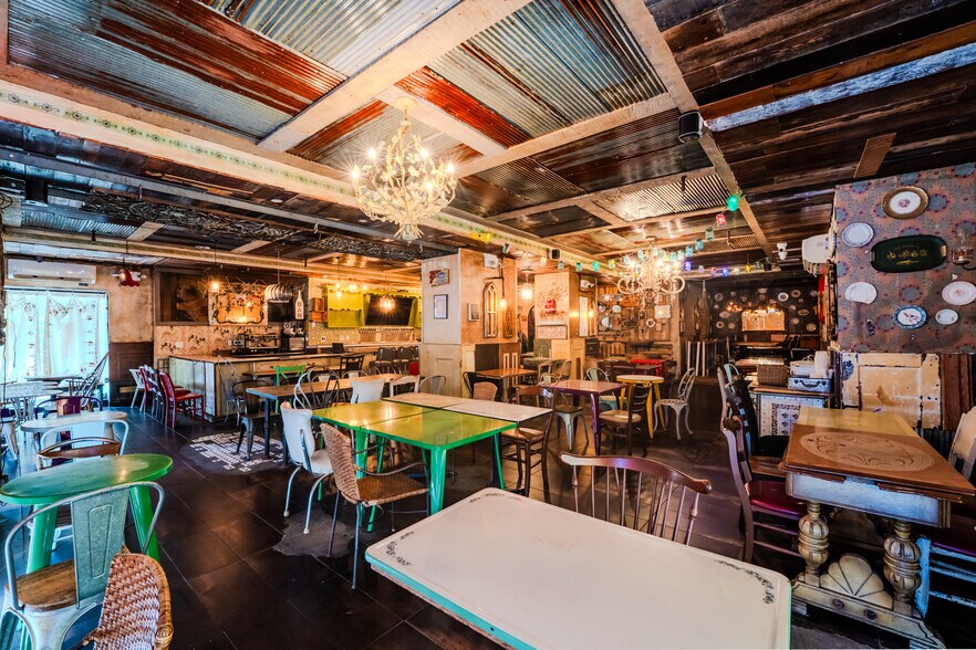 More Photos Of 3713 30th Ave, Long Island City Apartments For Lease