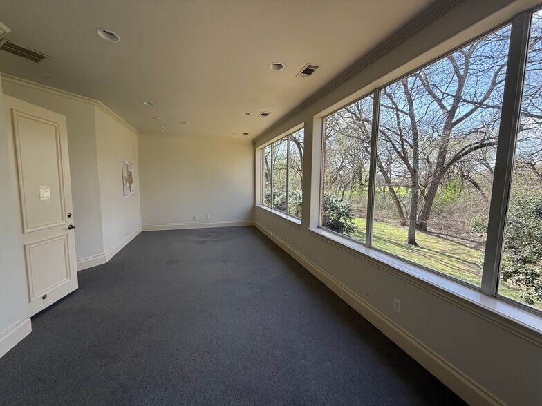 More Photos Of 5301 Village Creek Dr, Plano Office For Lease