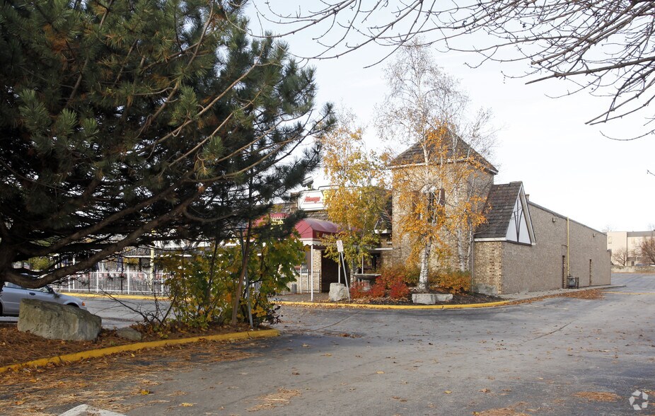 More Photos Of 3345 Harvester Rd, Burlington Restaurant For Sale