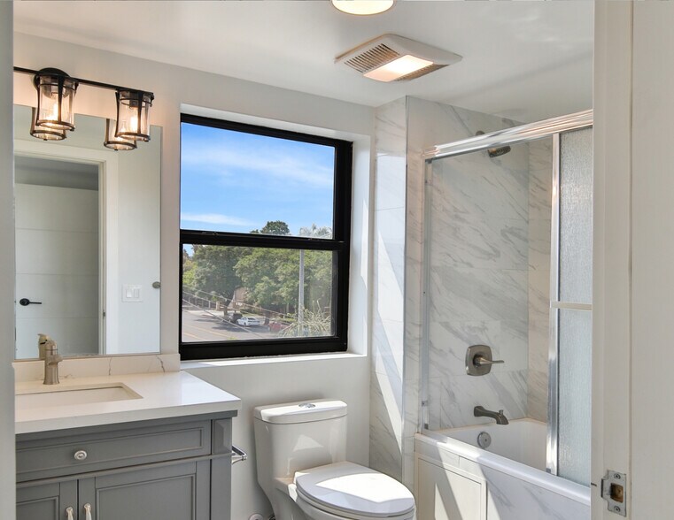 More Photos Of 1300 W Mission Blvd, Pomona Apartments For Sale