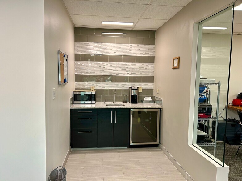 More Photos Of 215 S Wadsworth Blvd, Lakewood Medical For Lease