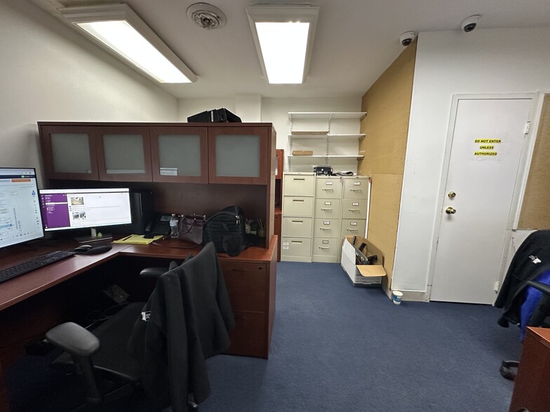 More Photos Of 2116 N Dixie Hwy, Hollywood Flex For Lease