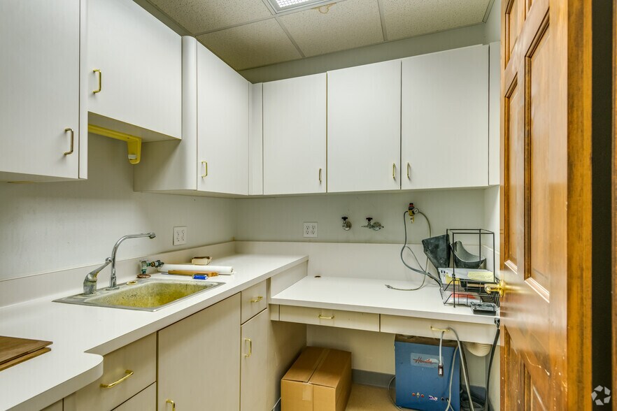 Photo of 1st Floor Ste LL Center