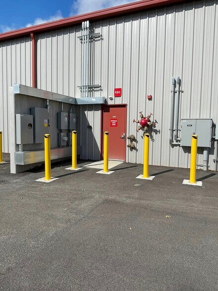 More Photos Of 331 Aviation, Frederick Light Manufacturing For Sale