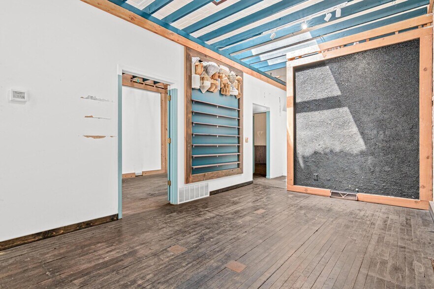 More Photos Of 251 S Knowles Ave, New Richmond Office For Sale