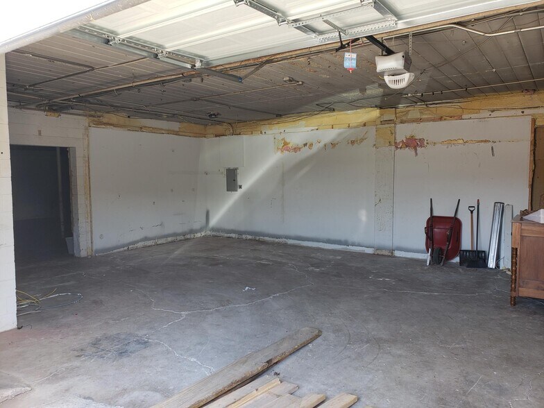 More Photos Of 1082 W Mound St, Columbus Freestanding For Lease