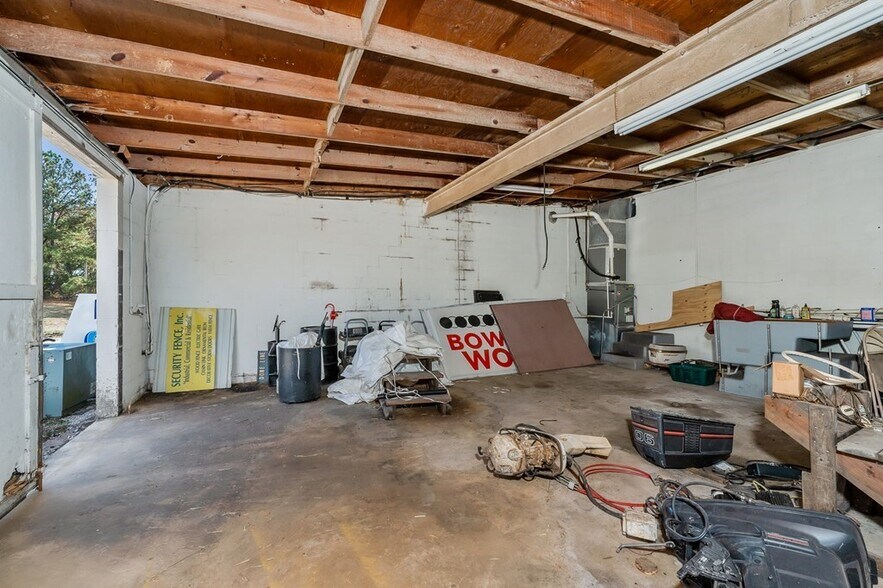 More Photos Of 1470 S Jefferson Ave, Cookeville Showroom For Sale