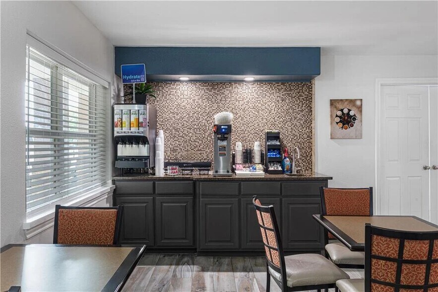 More Photos Of 2251 N Trade Days Blvd, Canton Hotel For Sale