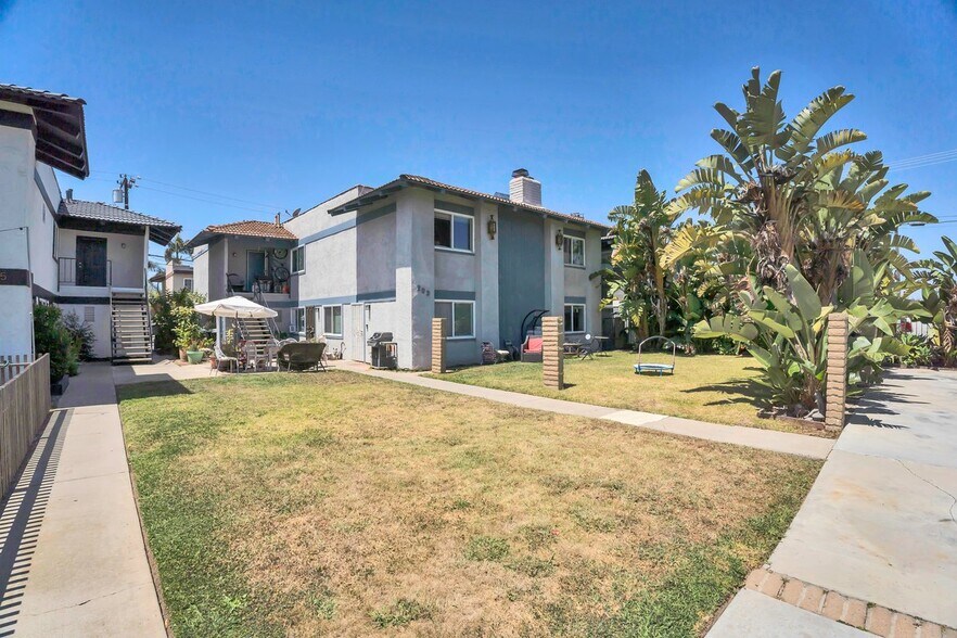 More Photos Of 203 Ogle St, Costa Mesa Multifamily For Sale