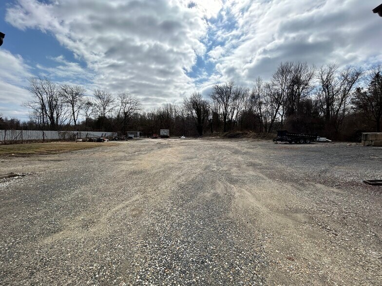 More Photos Of 142 Blackwood Barnsboro Rd, Sewell Flex For Lease