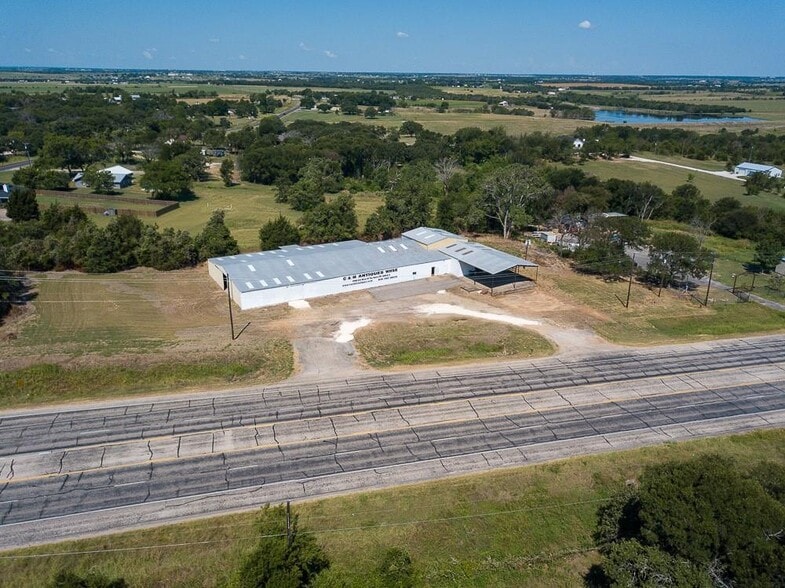 More Photos Of 3554 S Robinson Dr, Robinson Warehouse For Sale