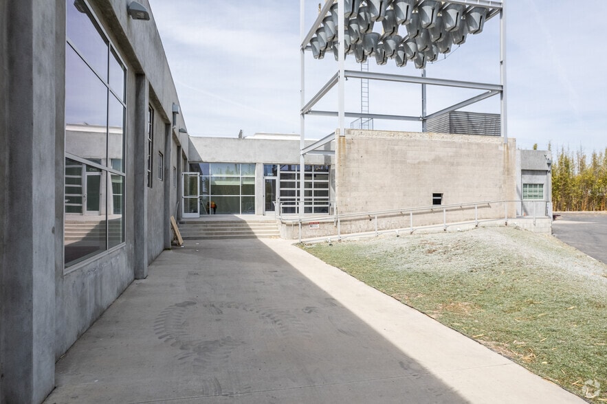 More Photos Of 3583-3585 Hayden Ave, Culver City Office For Lease