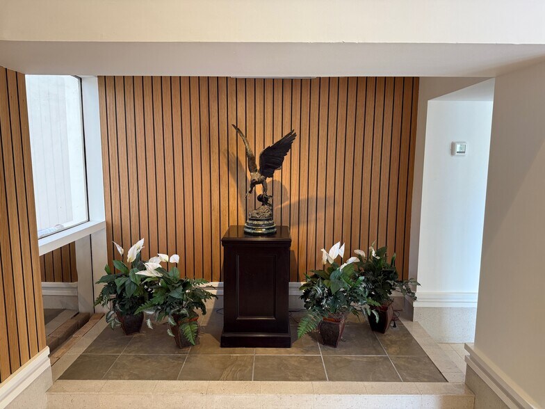 More Photos Of 1070 E Indiantown Rd, Jupiter Office For Lease