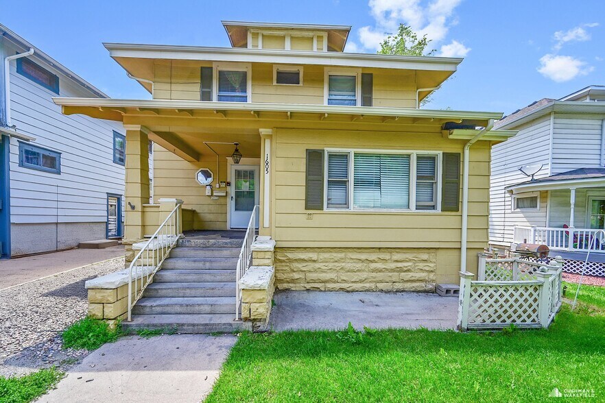 More Photos Of 1605 11th Ave, Greeley Apartments For Sale