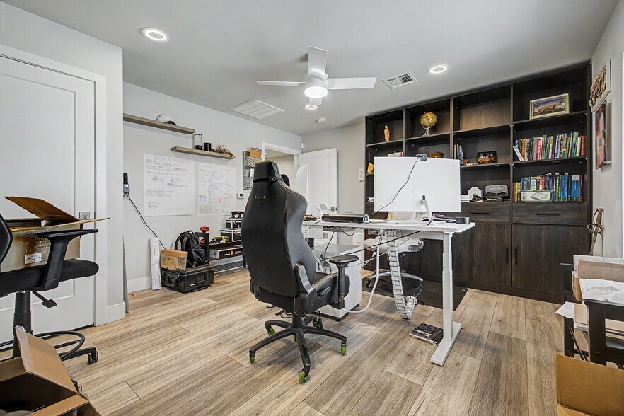 More Photos Of 6470 W Desert Inn Rd, Las Vegas Coworking Space