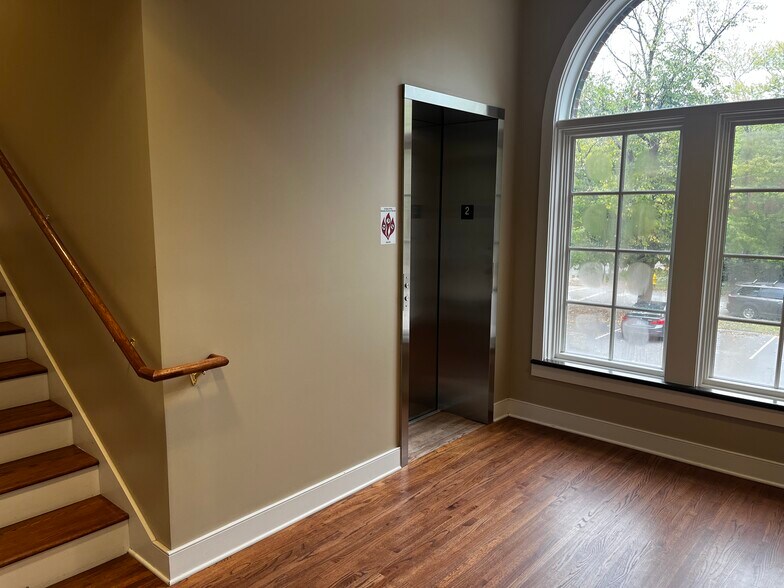 More Photos Of 5 Kitchen Pl, Asheville Office For Lease