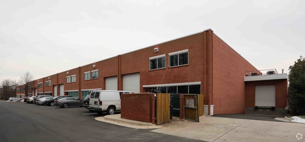 More Photos Of 22135 Davis Dr, Sterling Light Distribution For Lease