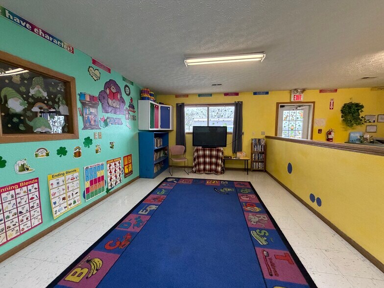 More Photos Of 100 Bosa Dr, Saint Robert Health Club For Sale