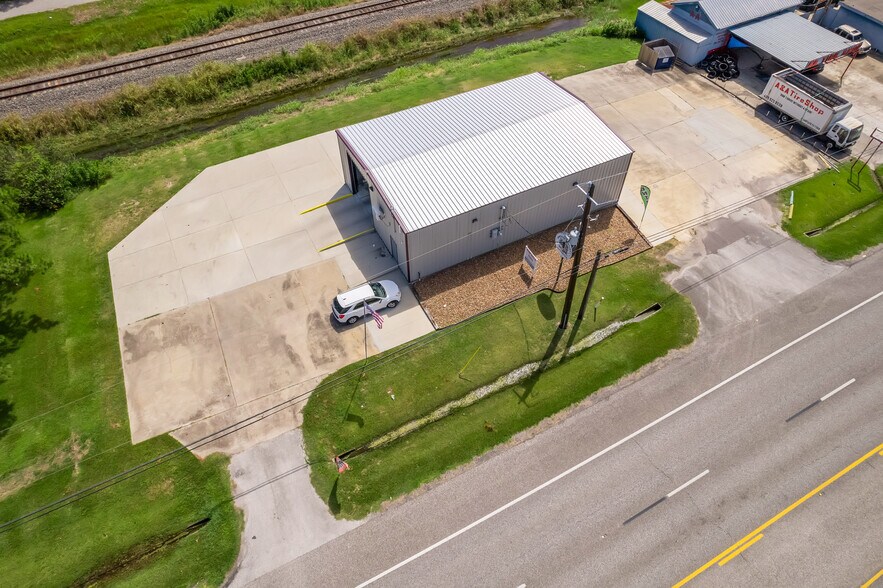 More Photos Of 13111 Highway 6, Santa Fe Freestanding For Sale