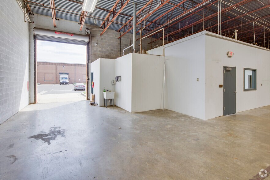 More Photos Of 9100-9136 E Hampton Dr, Capitol Heights Unknown For Lease