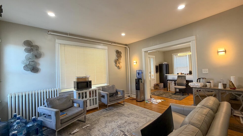 More Photos Of 2100 Auburn Ave, Cincinnati Office For Sale