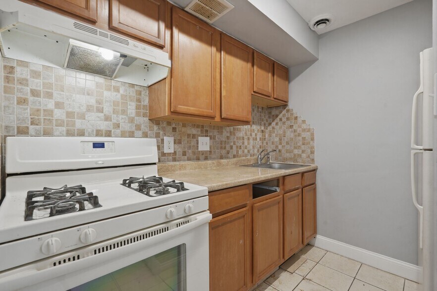 More Photos Of 230 E Sharpnack St, Philadelphia Multifamily For Sale