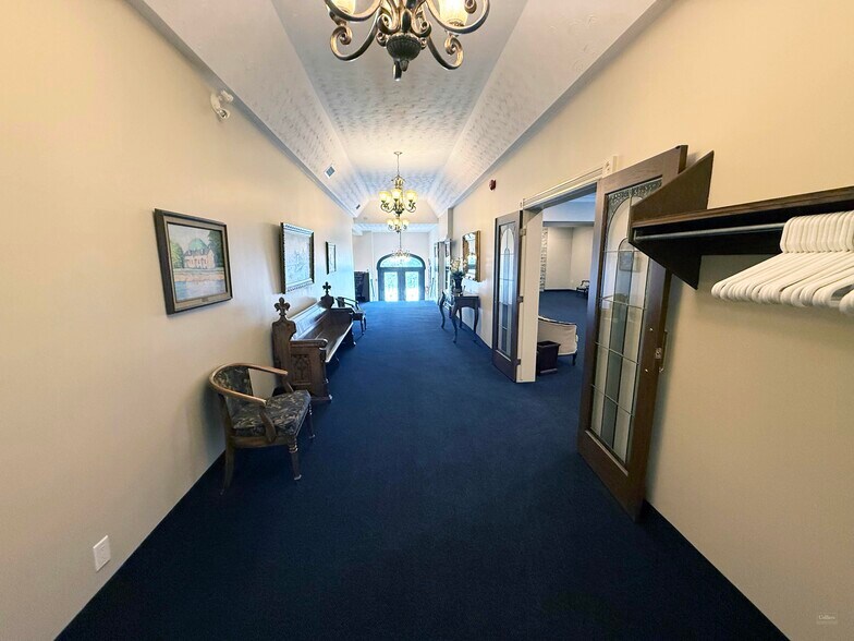 More Photos Of 26 Ormond St S, Thorold Funeral Home For Sale