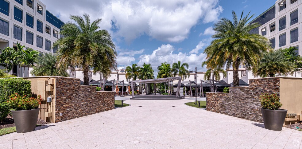 More Photos Of 5200 Town Center Cir, Boca Raton Office For Lease