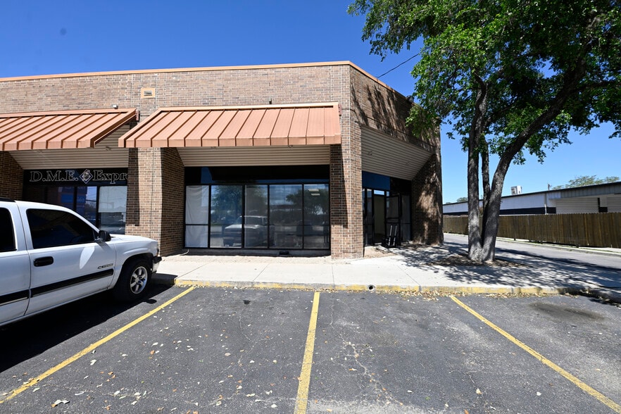 More Photos Of 1313 SE Military Dr, San Antonio Office For Lease