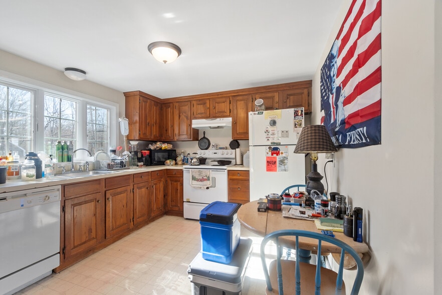 More Photos Of 561 Main St, Boxford General Retail For Sale