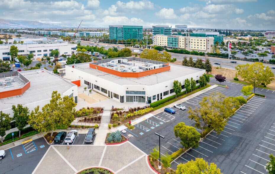 More Photos Of 130 Baytech Dr, San Jose Light Manufacturing For Lease