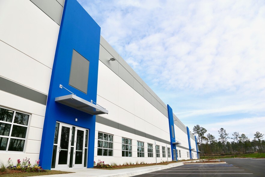 More Photos Of 8351 Palmetto Commerce Pky, Ladson Warehouse For Lease