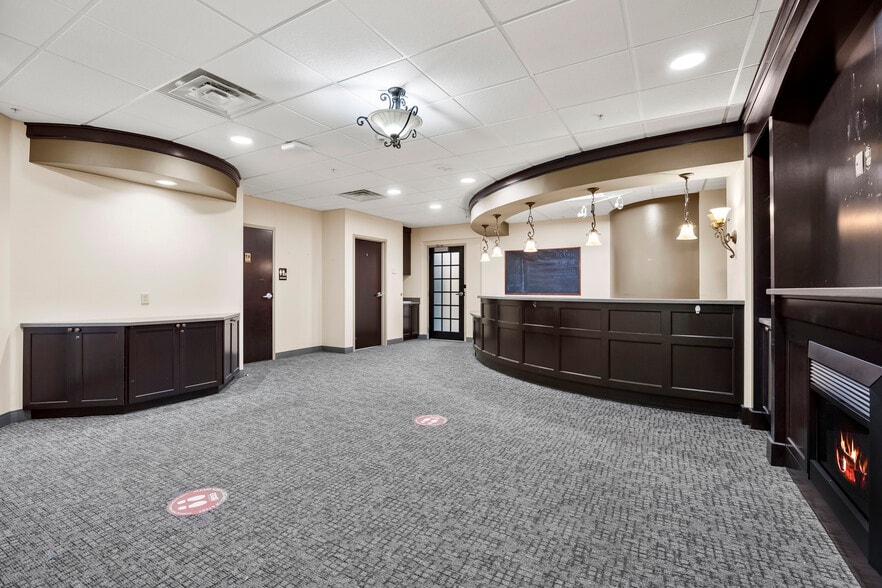 More Photos Of 711-713 Troy Schenectady Rd, Latham Medical For Lease