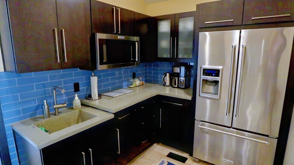 More Photos Of 710 E 64th St, Indianapolis Office For Sale