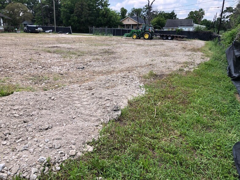 More Photos Of 8010 Cypress St, Houston Land For Lease