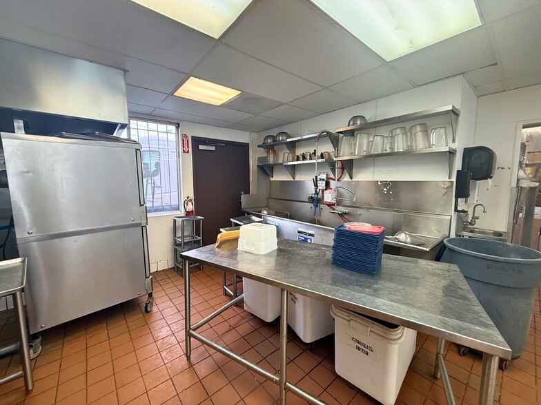 More Photos Of 422 N La Cienega Blvd, West Hollywood Storefront For Lease