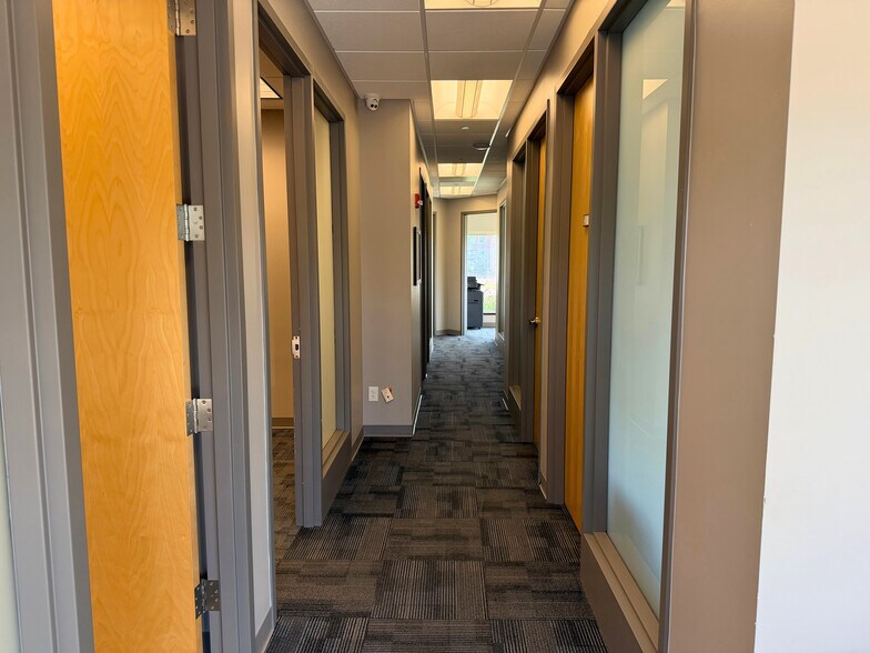 More Photos Of 2990 N Perryville Rd, Rockford Coworking Space
