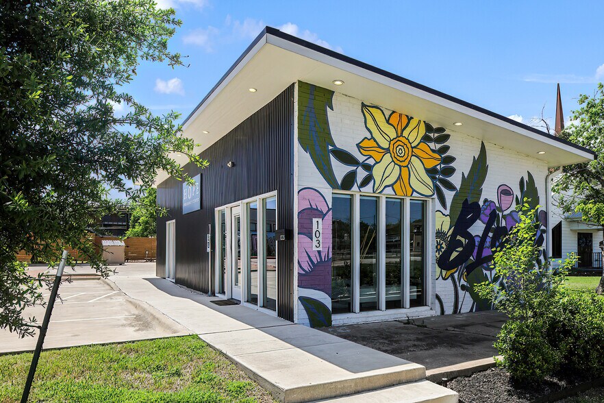 Primary Photo Of 103 W 32nd St, Bryan Freestanding For Lease