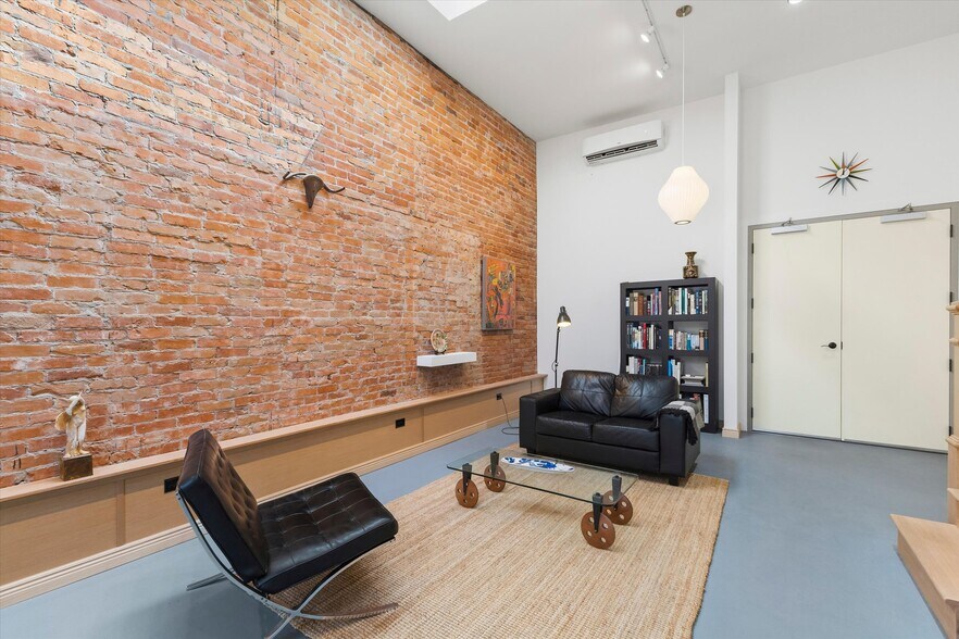 More Photos Of 511 S 1st St, Mount Vernon General Retail For Sale