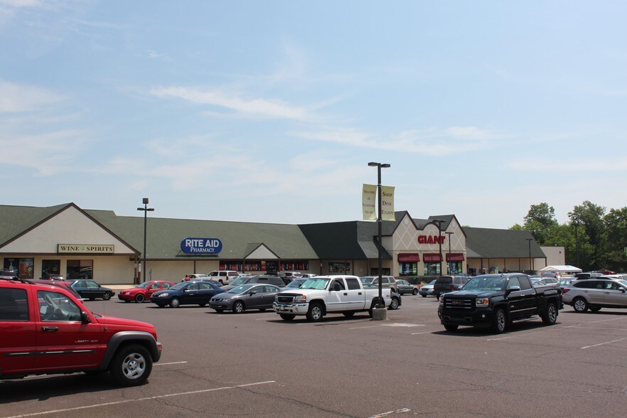 More Photos Of 5831-5855 Easton Rd, Plumsteadville Unknown For Lease