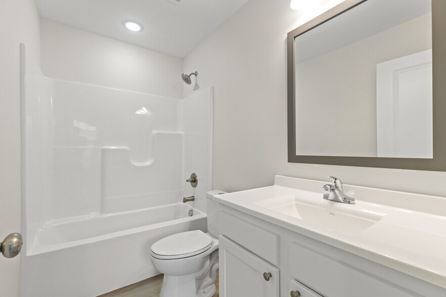 More Photos Of 275-277 Broadway St, Irvine Apartments For Sale