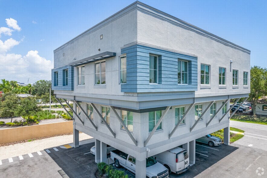 More Photos Of 875 109th Ave, Naples Medical For Lease