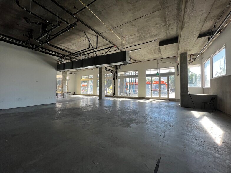 More Photos Of 555 N Spring St, Los Angeles Apartments For Lease