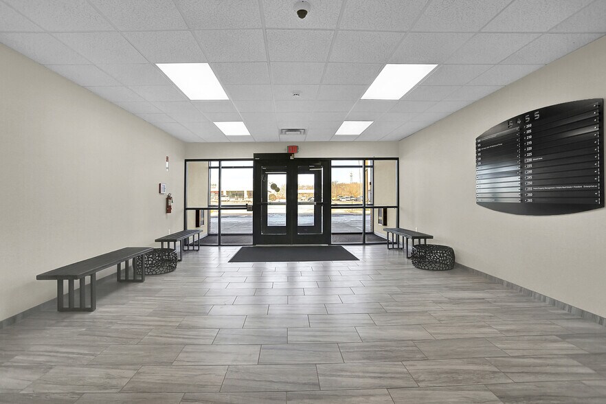 More Photos Of 5455 W 86th St, Indianapolis Office For Lease