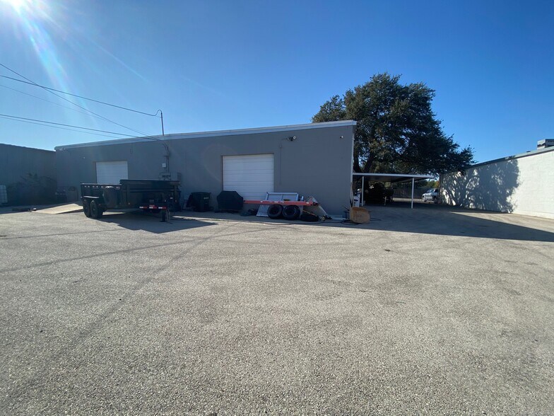 More Photos Of 619 W Rhapsody Dr, San Antonio Light Manufacturing For Lease