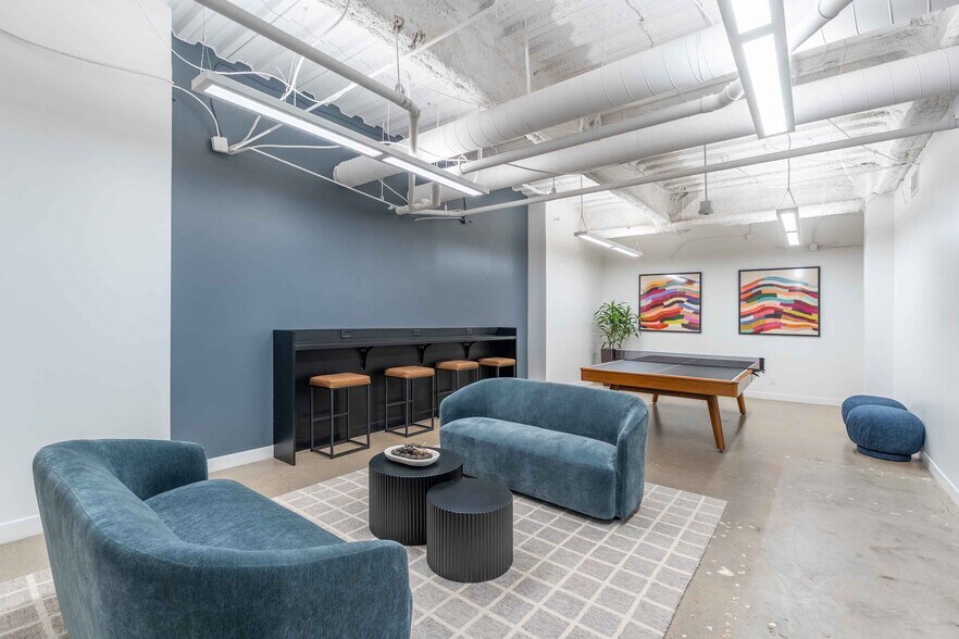 More Photos Of 6606 Lyndon B Johnson Fwy, Dallas Office For Lease