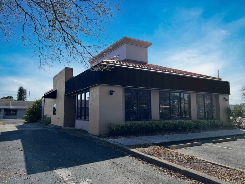 More Photos Of 4535 E Bay Dr, Clearwater Restaurant For Sale