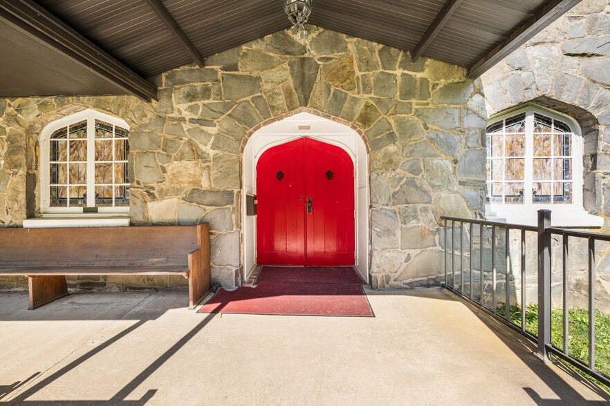 More Photos Of 41 Tucker Rd, Black Mountain Religious Facility For Sale