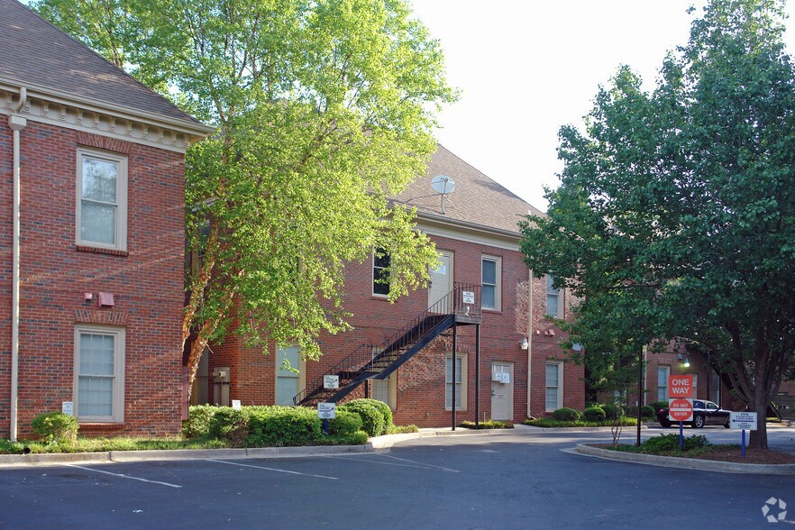 More Photos Of 525 Forest Pky, Forest Park Office For Sale